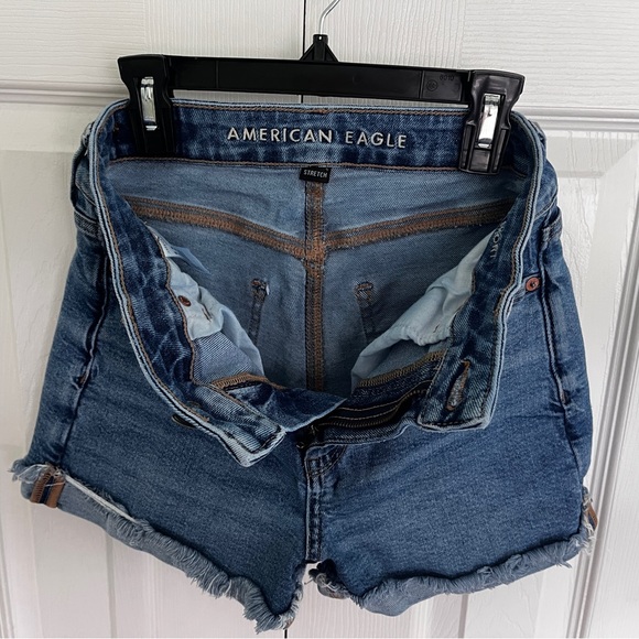 American Eagle Jean Mom Shorts - Picture 6 of 14